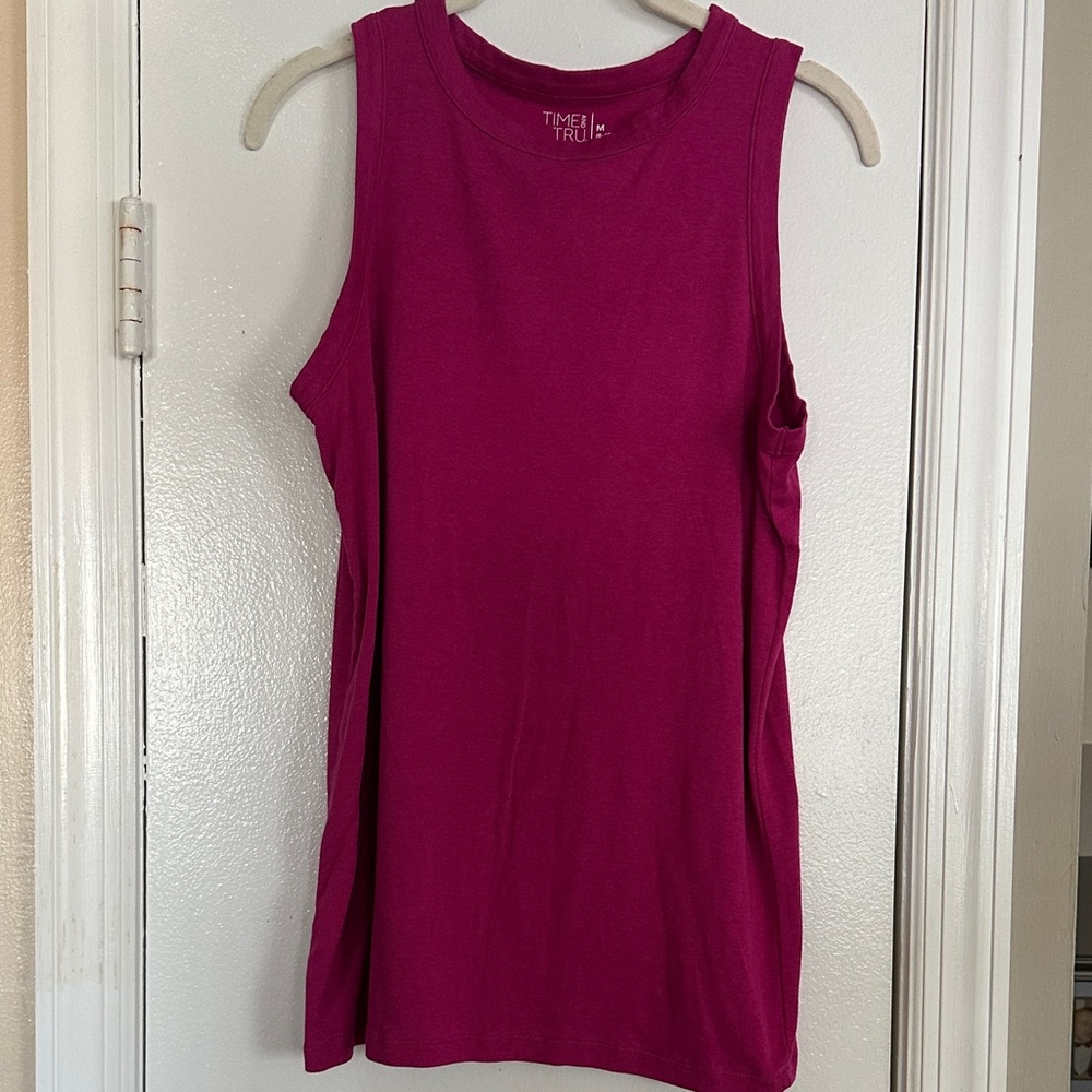 Time and Tru Women's Fuchsia Muscle Tee